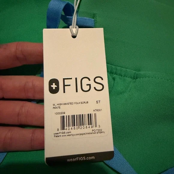 FIGS Emerald Green Scrub Set - Picture 5 of 7